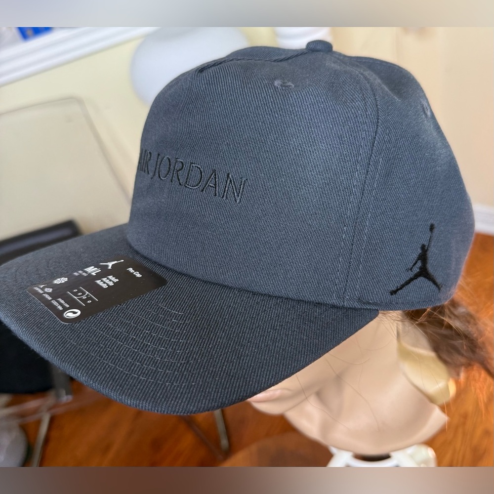 Gorgeous Pro Jordan SnapBack!!! - Picture 4 of 9